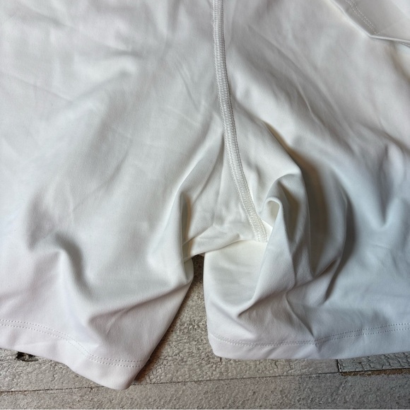 Old Navy Women's High Rise Powersoft Skort Go-Dry 4X White NWT! - Picture 14 of 16